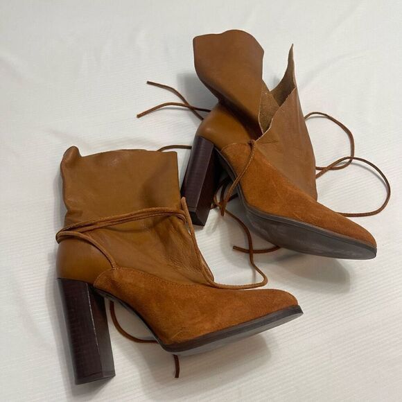 Steve Madden Women’s Leather Hangur  Wraparound Boot Shoes Size 39/9 New - Picture 6 of 9